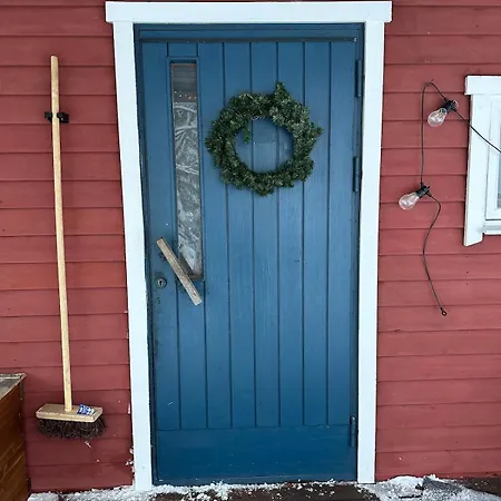 Guest Cabin, Haukipudas, Sauna And Free Parking Apartment