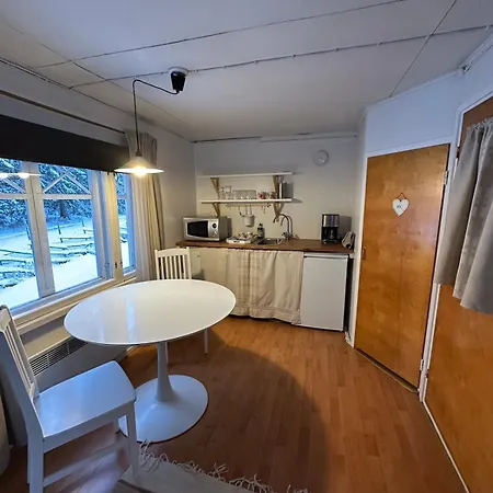 Guest Cabin, Haukipudas, Sauna And Free Parking Apartment